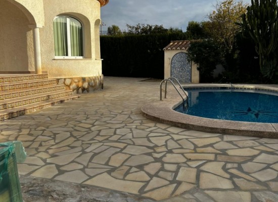 NATURAL STONE PLATED ON TERRACES